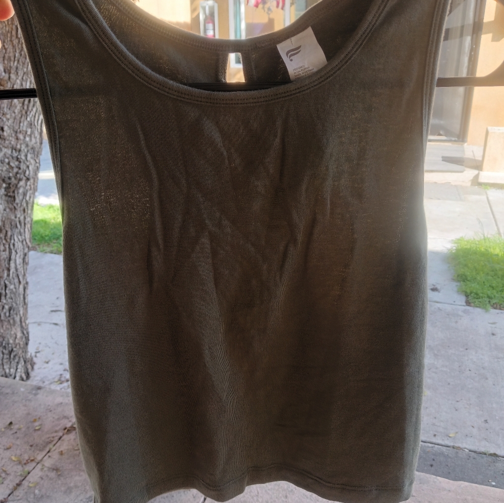 Fabletics tank - Picture 2 of 4